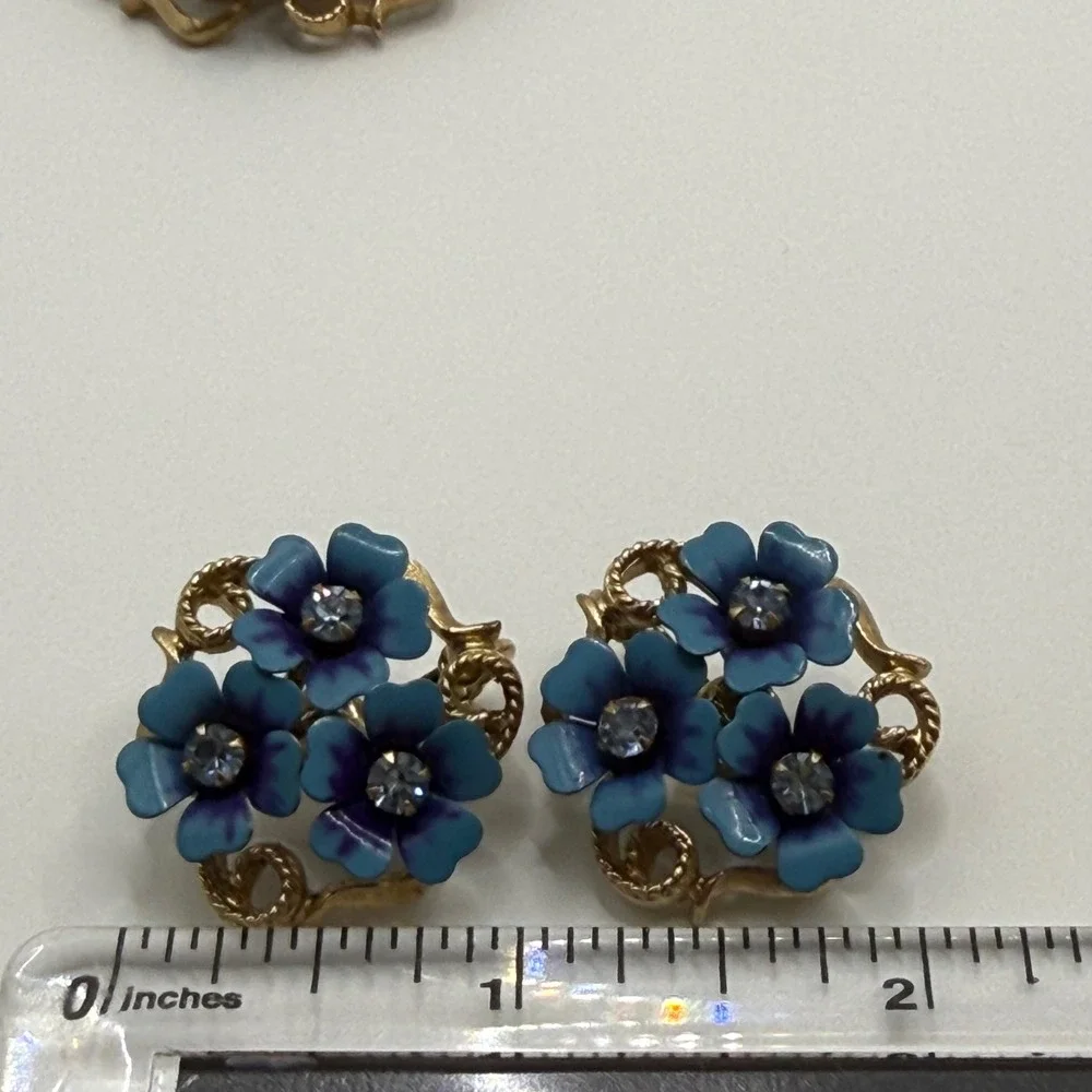 Avon Vintage Blue Enamel Flower Brooch and Clip On Earring Set Gold Tone Floral